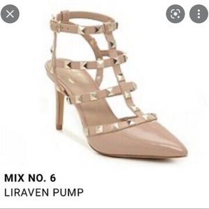 Mix No. 6 Liraven studded pump